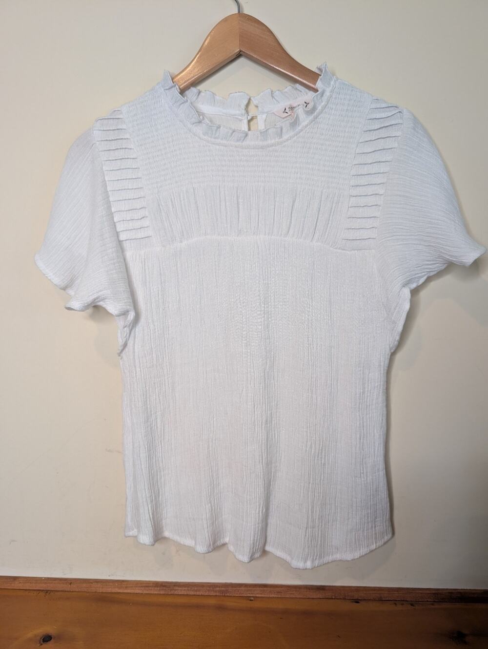 Nanette Lepore White Textured Ruffle Neck Top Size l